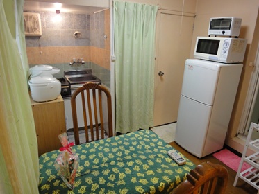 Osaki204 fridge and kitchen