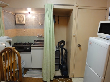 Osaki204 closet and kitchen